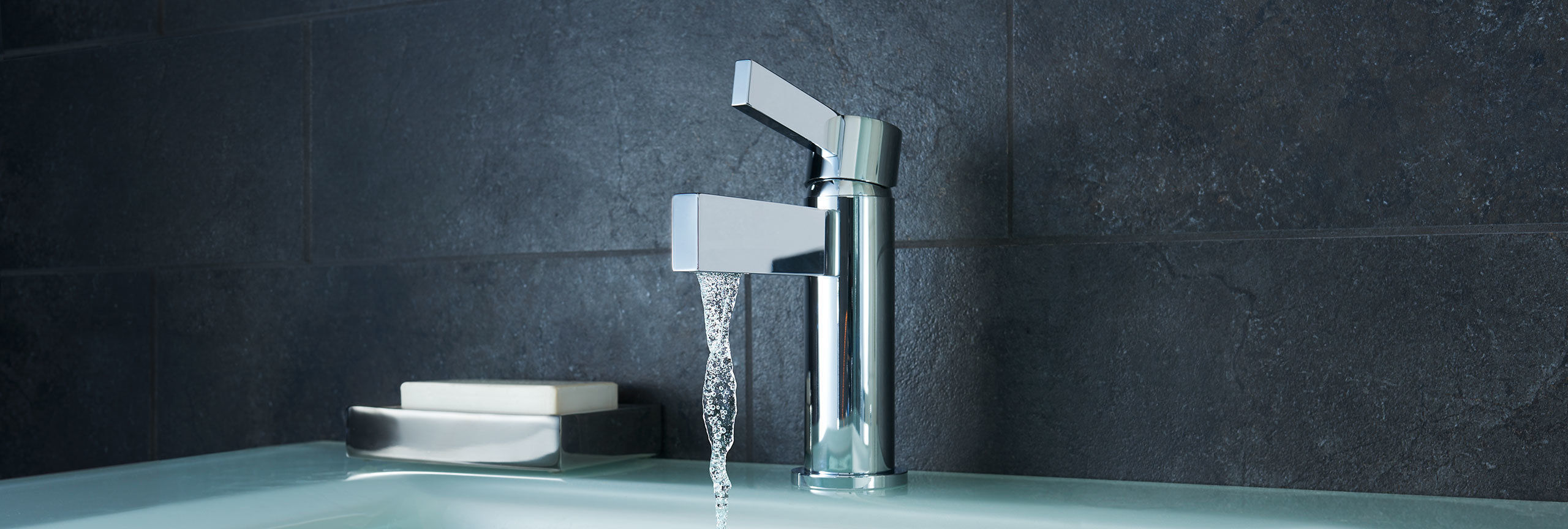 bathroom series Bel Canto single hole faucet with running water