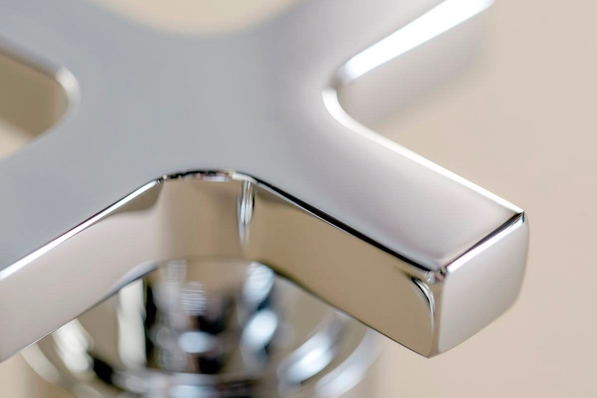 Chrome Finished Bathroom Faucet Handle